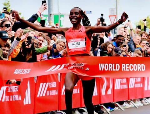 Cover Image for Agnes Ngetich Makes History with New 10km World Record in Women-Only Race